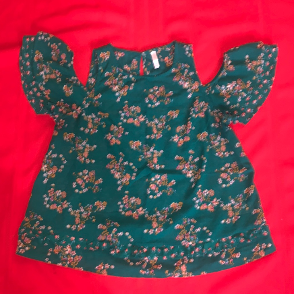 Green Floral Peekaboo Shoulder Blouse